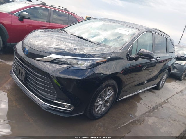 5TDYRKEC0RS208834 Toyota SIENNA XLE