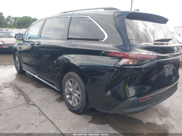 5TDYRKEC0RS208834 Toyota SIENNA XLE