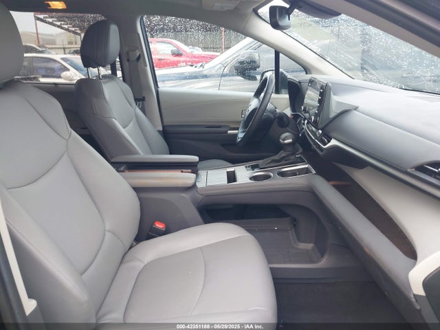 5TDYRKEC0RS208834 Toyota SIENNA XLE