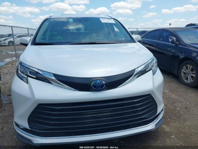 5TDYRKEC9PS163549 Toyota SIENNA XLE