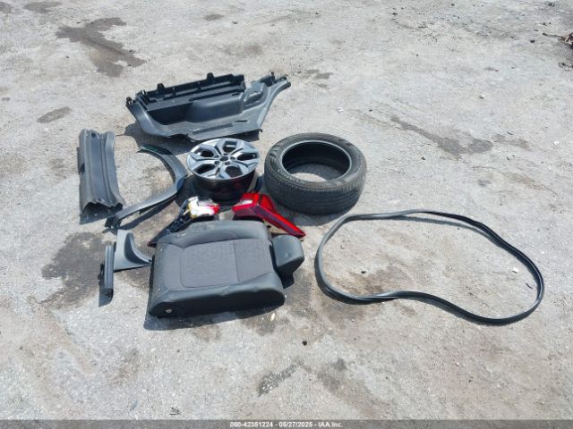 KNDEU2AA1R7615223 KIA SELTOS S