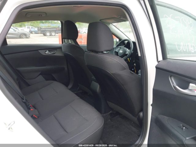 3KPF24AD0KE008235 KIA Forte Lxs