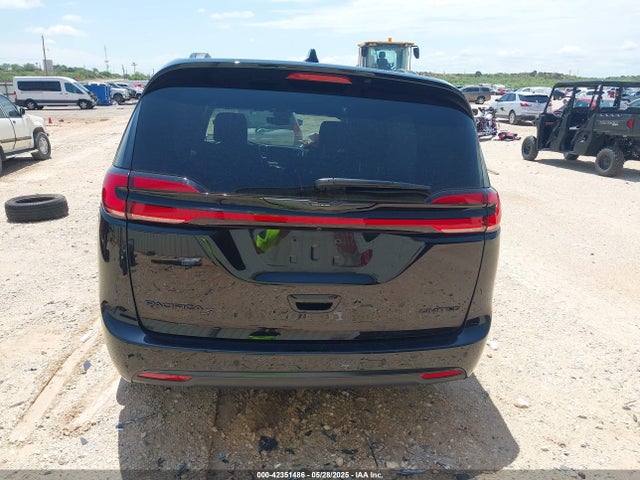 Chrysler Pacifica Limited 2025 2C4RC1GG5SR515673 Image 17