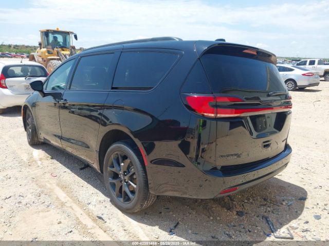 2025 CHRYSLER PACIFICA 2C4RC1GG5SR515673 Photo 2