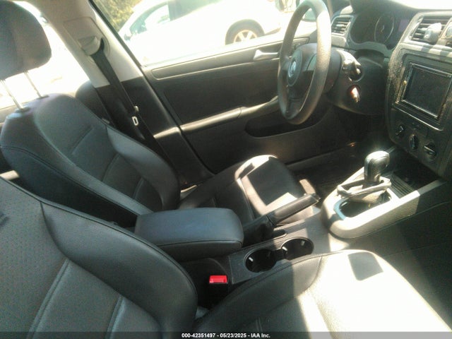3VWD17AJ1EM412833 Volkswagen Jetta 1.8t Se