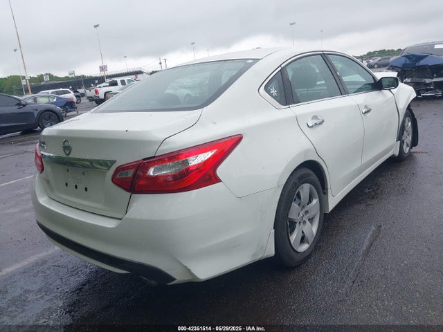 1N4AL3AP1HN364800 Nissan Altima 2.5 S