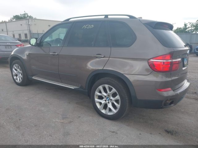 2011 BMW X5 5UXZV4C53BL738771 Photo 2