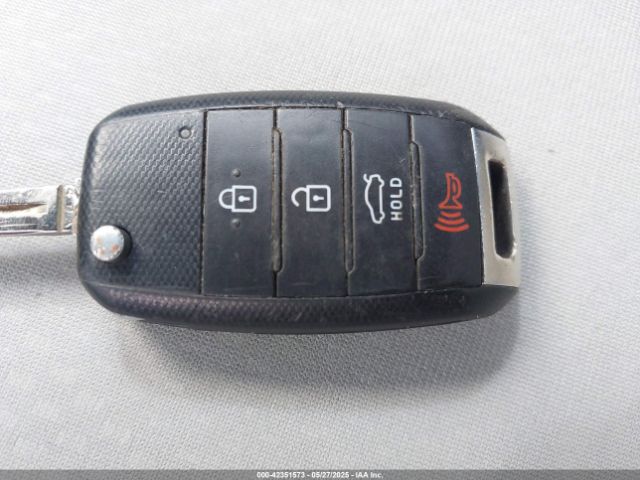 5XXGM4A75EG303366 KIA Optima Lx