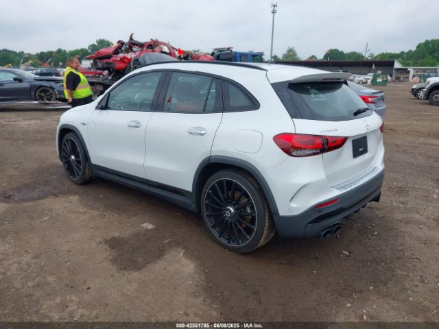 2022 MERCEDES-BENZ AMG GLA 45 W1N4N5DB6NJ345457 Photo 2