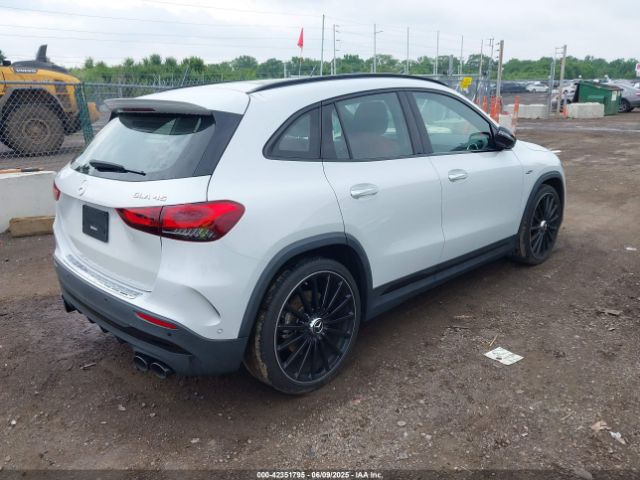 2022 MERCEDES-BENZ AMG GLA 45 W1N4N5DB6NJ345457 Photo 3