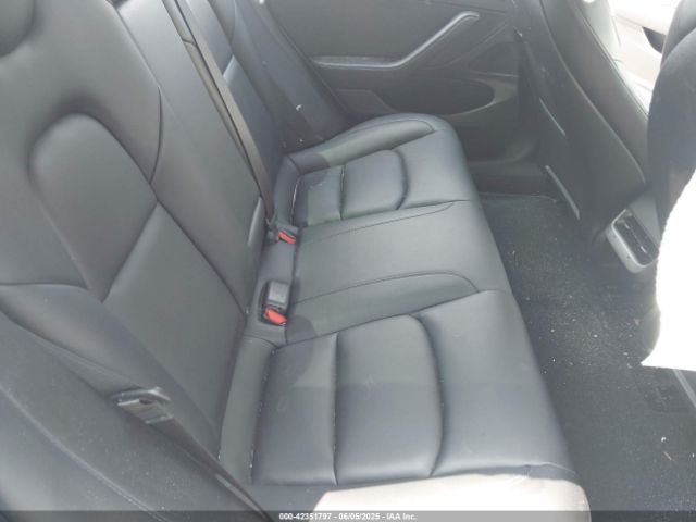 5YJ3E1EA8MF871483 Tesla 2021