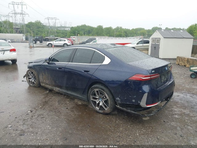 WBY33FK00RCP59374 BMW i5