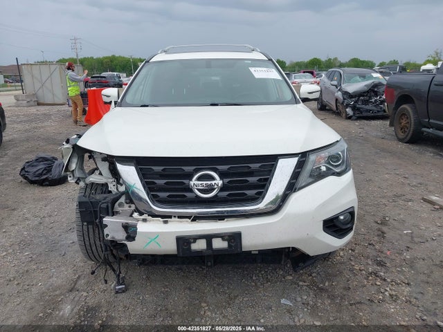 Nissan 2019 2019 5N1DR2MM5KC617570 Image 12