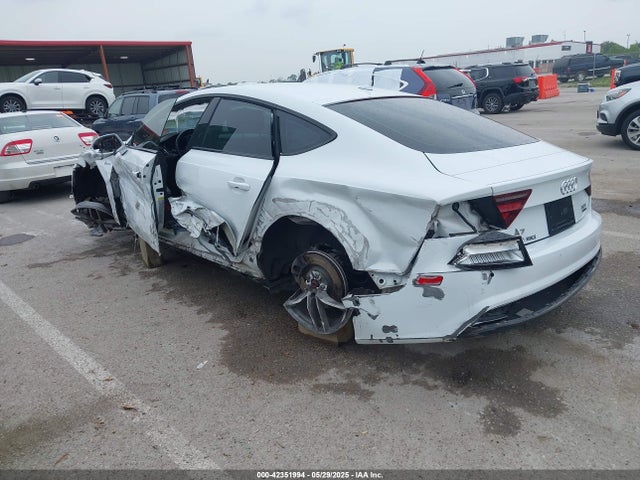 2016 AUDI A7 WAU2GAFC4GN188480 Photo 2