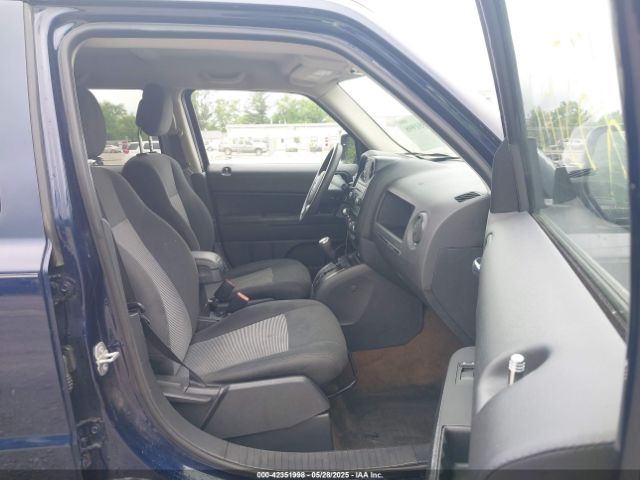 1C4NJRBB1GD520524 Jeep Patriot Sport