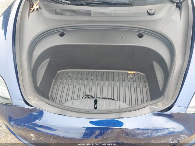5YJ3E1EA9NF199483 Tesla 2022