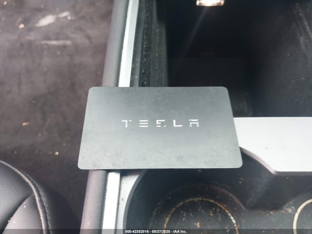 5YJ3E1EA9NF199483 Tesla 2022