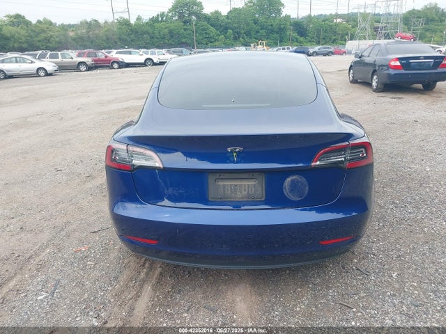 5YJ3E1EA9NF199483 Tesla 2022