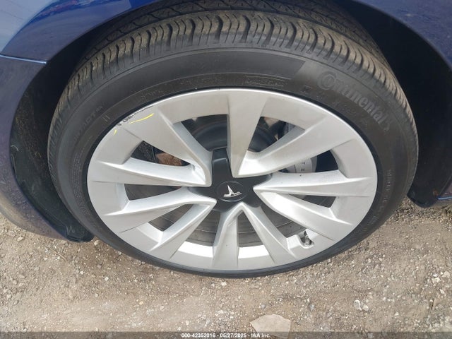 5YJ3E1EA9NF199483 Tesla 2022