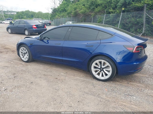 5YJ3E1EA9NF199483 Tesla 2022