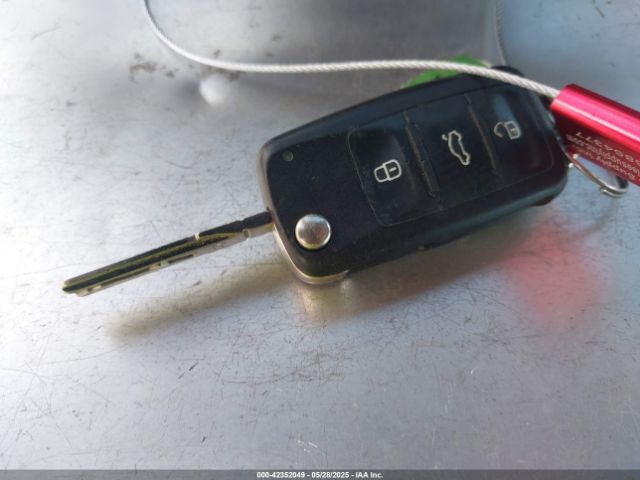 3VWF17AT1FM649625 Volkswagen Beetle 1.8t Classic