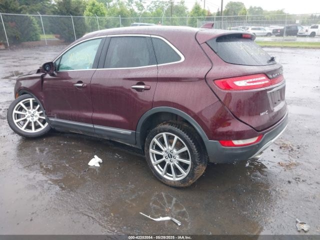 2019 LINCOLN MKC 5LMCJ3C97KUL09992 Photo 2