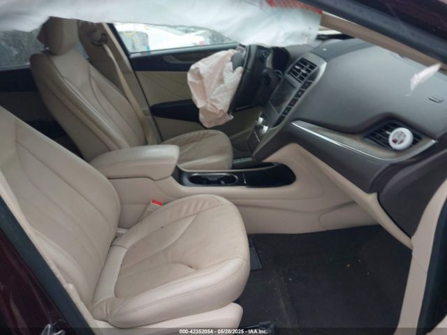 2019 LINCOLN MKC 5LMCJ3C97KUL09992 Photo 4