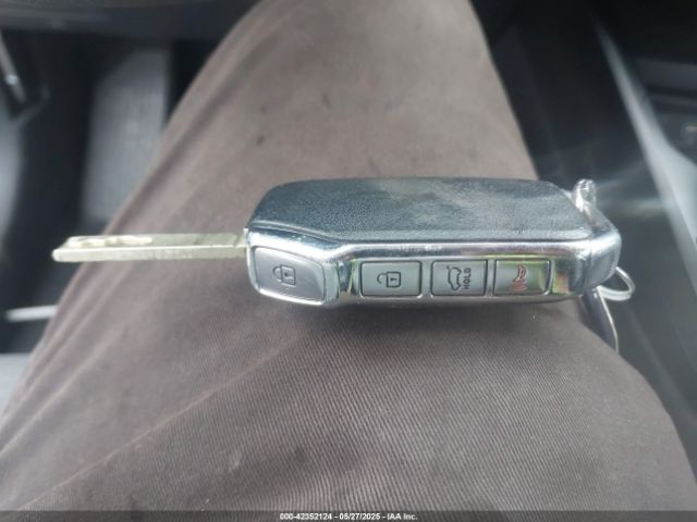 KNDJ23AU7L7081978 KIA SOUL LX