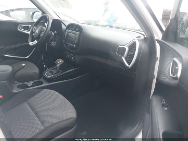 KNDJ23AU7L7081978 KIA SOUL LX