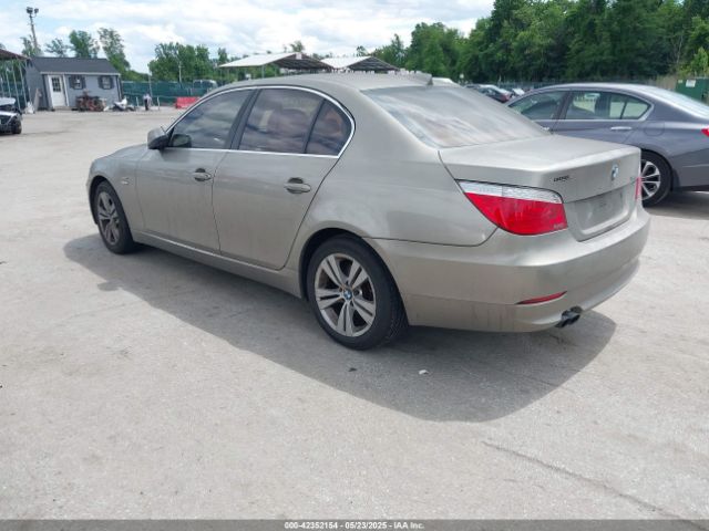 2010 BMW 528I WBANV1C57AC443070 Photo 2