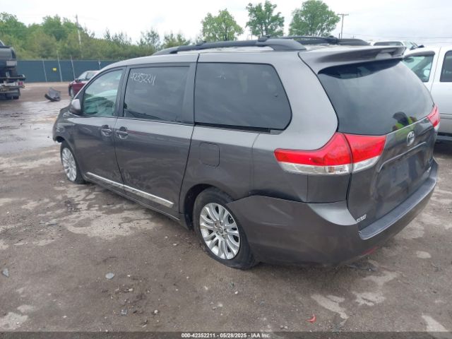 2011 TOYOTA SIENNA 5TDYK3DC1BS129612 Photo 2
