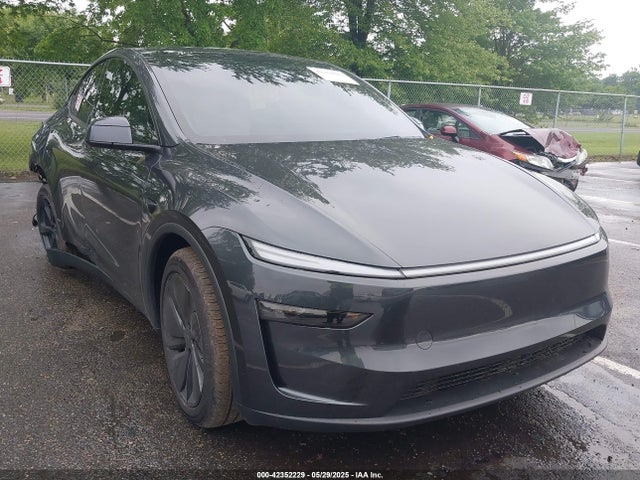 2026 TESLA MODEL Y 7SAYGDEE6TF325724 Photo 0