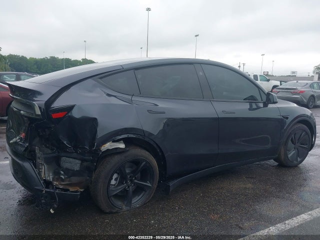 7SAYGDEE6TF325724 Tesla Model Y