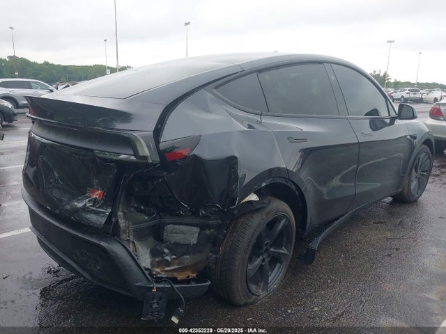 2026 TESLA MODEL Y 7SAYGDEE6TF325724 Photo 5