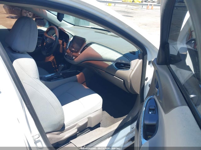 1G1ZD5ST0KF104979 Chevrolet MALIBU LT