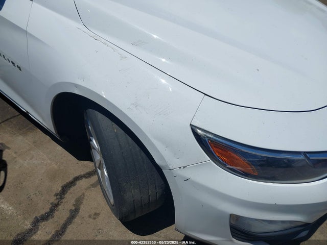 1G1ZD5ST0KF104979 Chevrolet MALIBU LT