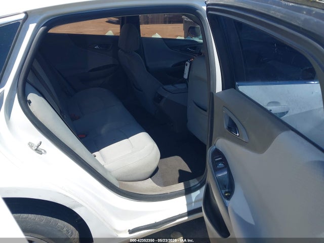 1G1ZD5ST0KF104979 Chevrolet MALIBU LT