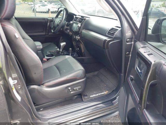 2018 TOYOTA 4RUNNER JTEBU5JR7J5588342 Photo 4