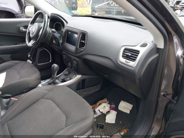 3C4NJDAB3JT230260 Jeep Compass Sport 4x4