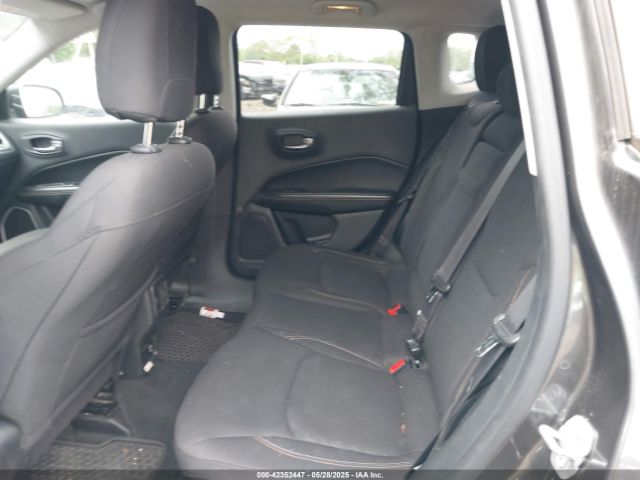 3C4NJDAB3JT230260 Jeep Compass Sport 4x4