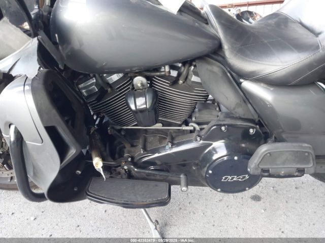 2021 HARLEY-DAVIDSON FLTRK 1HD1KZF15MB605840 Photo 8