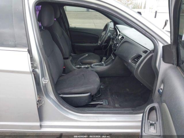 2013 CHRYSLER 200 1C3CCBBB5DN672082 Photo 4