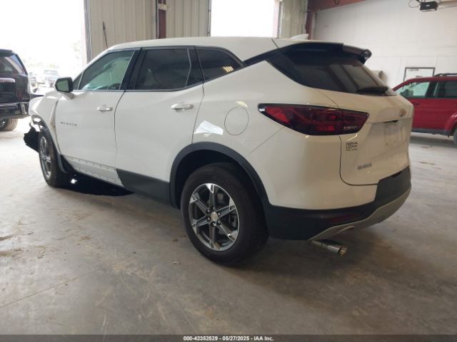2024 CHEVROLET BLAZER 3GNKBCR42RS223325 Photo 2