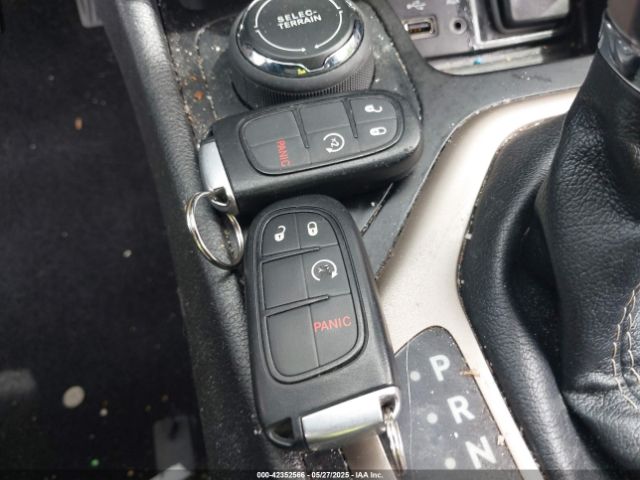 2017 JEEP CHEROKEE 1C4PJMDB1HW622467 Photo 10