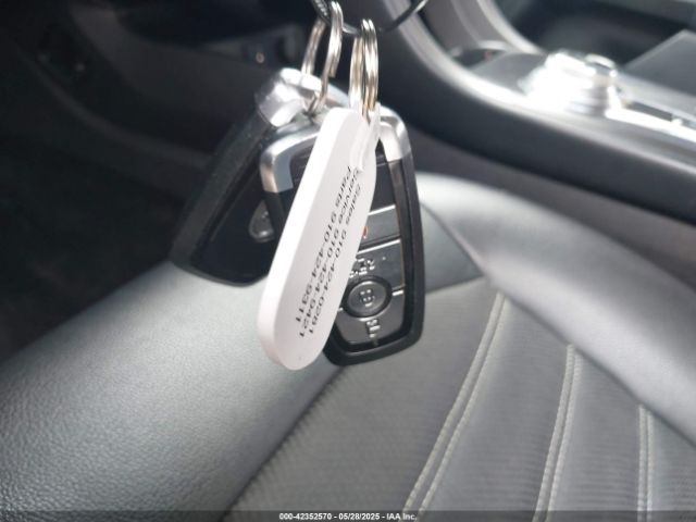 3FA6P0HD3HR327877 Ford FUSION SE