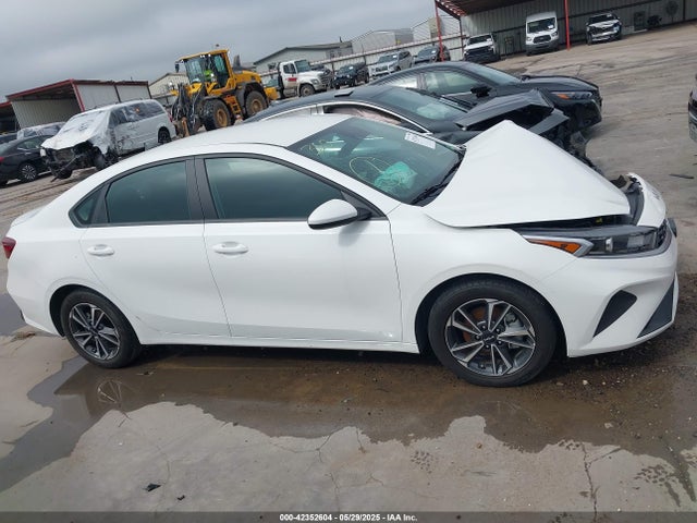 3KPF24AD9RE698027 KIA mpi nu