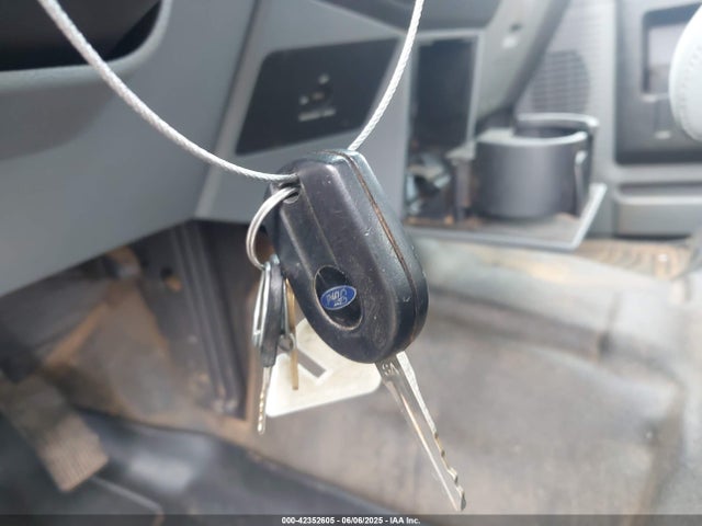 42352605 :رقم المزاد ، 1FT7X2B63GEC11472 vin ، 2016 Ford F-250 Xl مزاد بيع