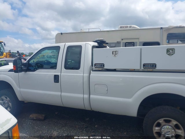 42352605 :رقم المزاد ، 1FT7X2B63GEC11472 vin ، 2016 Ford F-250 Xl مزاد بيع