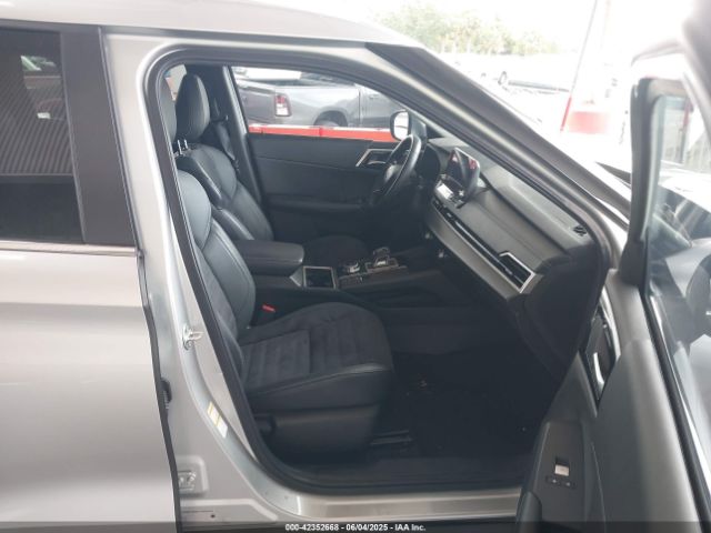 2022 MITSUBISHI OUTLANDER JA4J3UA82NZ009853 Photo 4