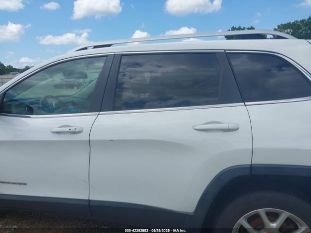 1C4PJLCB0EW212833 Jeep Cherokee Latitude